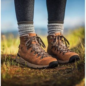 Danner - Women's Mountain 600 4.5" Rich Brown Size 7.5